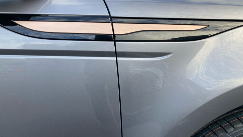 Land Rover Range Rover Evoque 2.0 D200 R-Dynamic SE 5dr Auto Diesel Hatchback